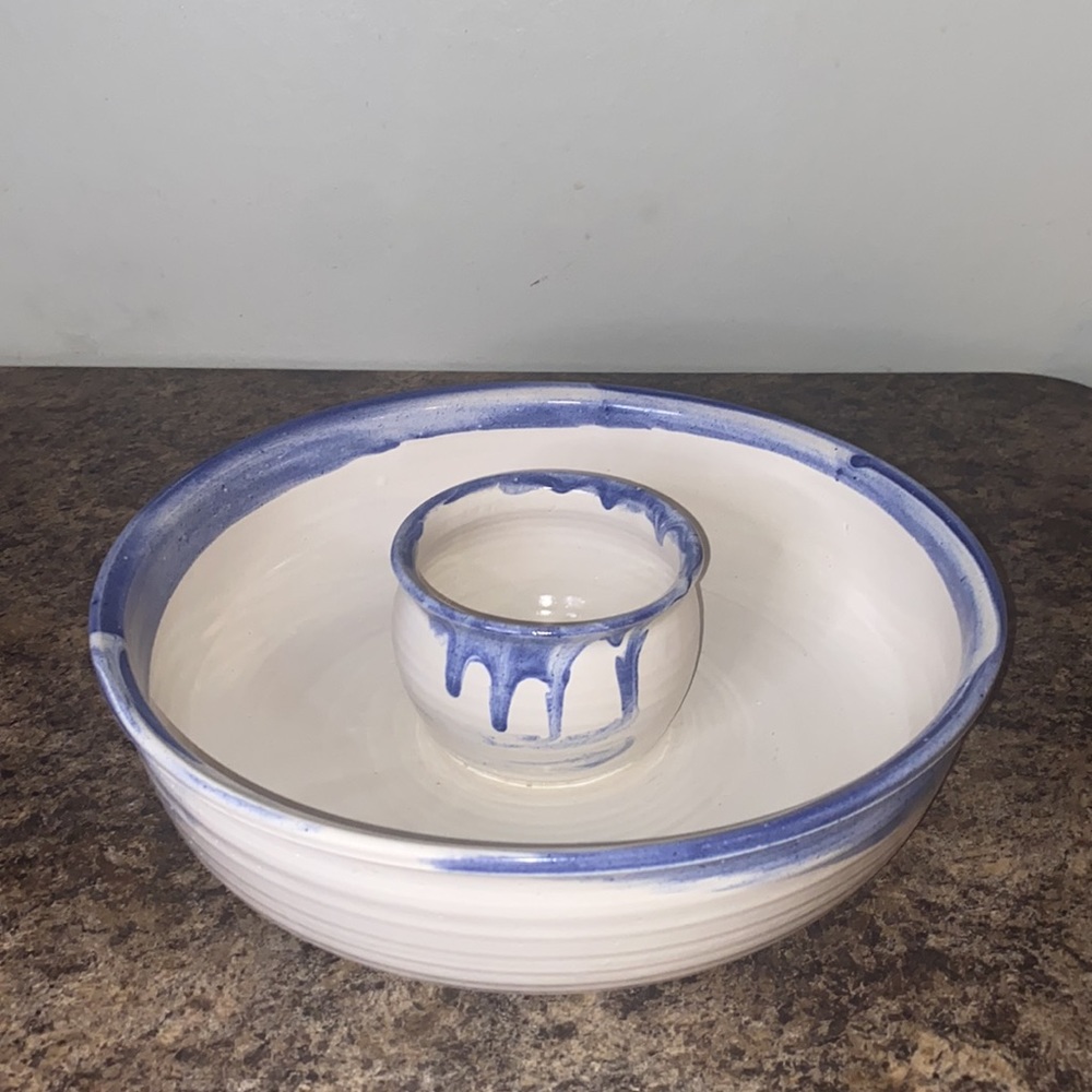 Vintage 1990 Ceramic Pottery White/Blue Glazed Drip Design Chip/Dip Large Bowl